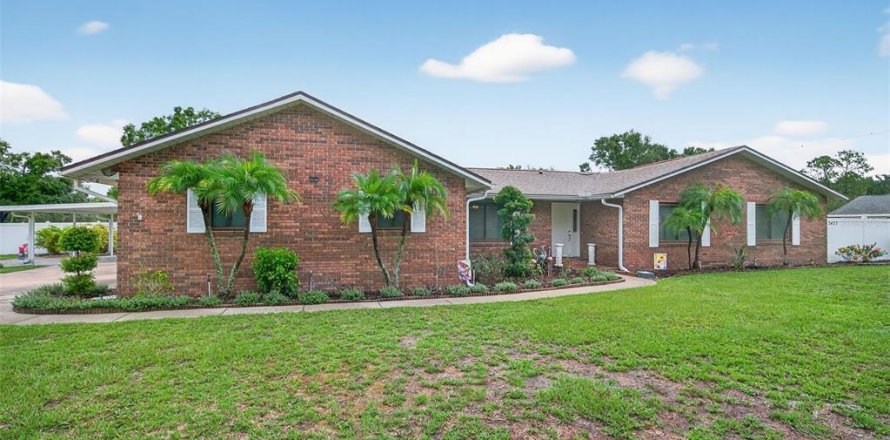 House in Lakeland, Florida 3 bedrooms, 246.56 sq.m. № 1894998