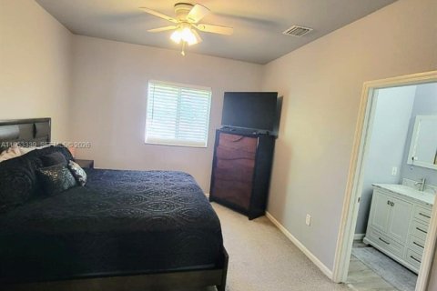 Townhouse in Tamarac, Florida 3 bedrooms, 132.66 sq.m. № 2008440 - photo 8