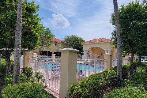 Townhouse in Tamarac, Florida 3 bedrooms, 132.66 sq.m. № 2008440 - photo 19