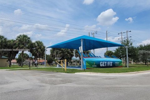 Townhouse in Tamarac, Florida 3 bedrooms, 132.66 sq.m. № 2008440 - photo 18