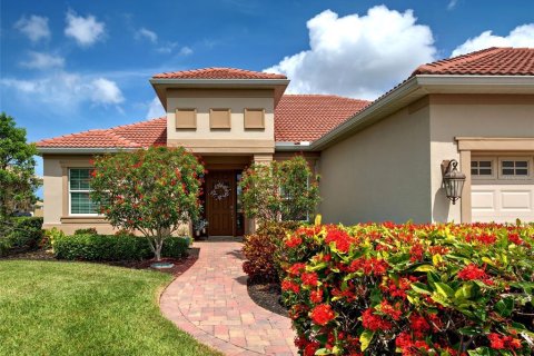 House in Venice, Florida 3 bedrooms, 238.48 sq.m. № 1681919 - photo 1