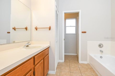 Casa en alquiler en Orlando, Florida, 3 dormitorios, 139.63 m2 № 1910691 - foto 12