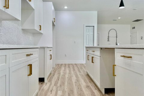 Villa ou maison à louer à Dunnellon, Floride: 4 chambres, 139.63 m2 № 1903173 - photo 9