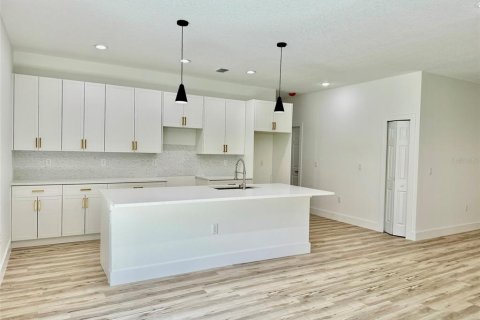 Villa ou maison à louer à Dunnellon, Floride: 4 chambres, 139.63 m2 № 1903173 - photo 7