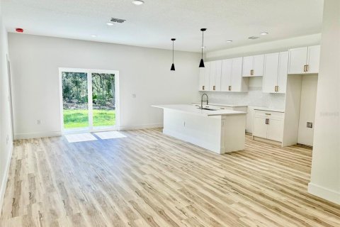 Villa ou maison à louer à Dunnellon, Floride: 4 chambres, 139.63 m2 № 1903173 - photo 4