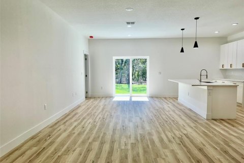 Villa ou maison à louer à Dunnellon, Floride: 4 chambres, 139.63 m2 № 1903173 - photo 5