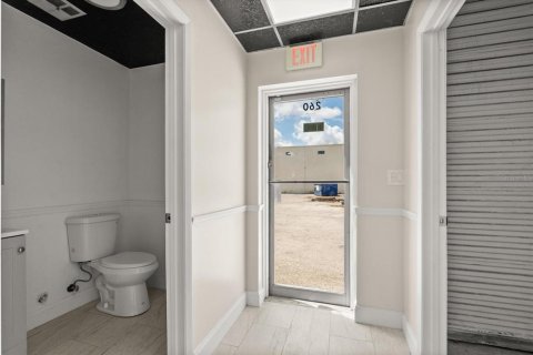 Propiedad comercial en alquiler en Sanford, Florida, 513.29 m2 № 1898614 - foto 5