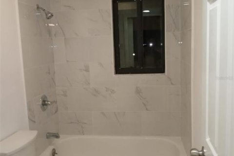 Condominio en venta en Orlando, Florida, 2 dormitorios, 76.92 m2 № 2098635 - foto 4