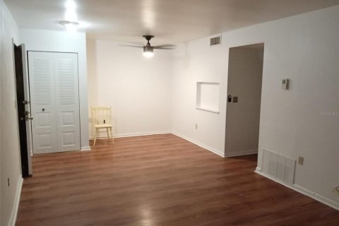 Condominio en venta en Orlando, Florida, 2 dormitorios, 76.92 m2 № 2098635 - foto 8