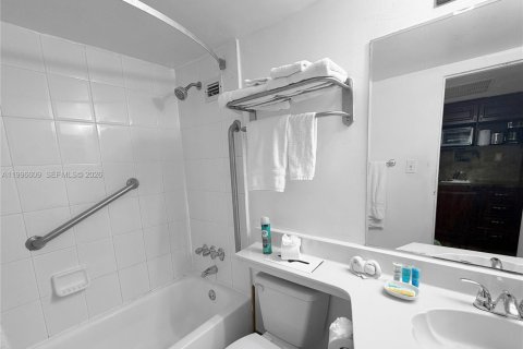 Купить кондоминиум в Санни-Айлс-Бич, Флорида 38.09м2, № 2058684 - фото 6