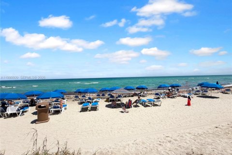 Купить кондоминиум в Санни-Айлс-Бич, Флорида 38.09м2, № 2058684 - фото 9