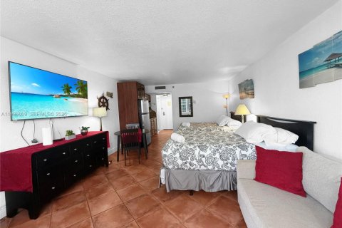 Купить кондоминиум в Санни-Айлс-Бич, Флорида 38.09м2, № 2058684 - фото 4