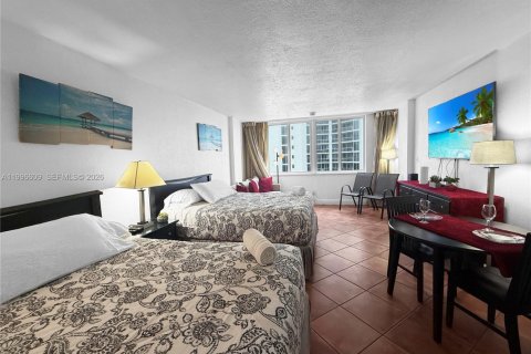 Купить кондоминиум в Санни-Айлс-Бич, Флорида 38.09м2, № 2058684 - фото 3