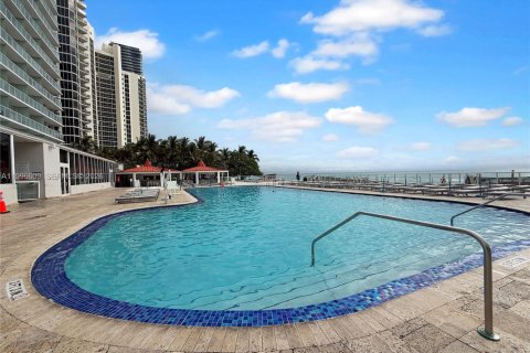 Купить кондоминиум в Санни-Айлс-Бич, Флорида 38.09м2, № 2058684 - фото 8