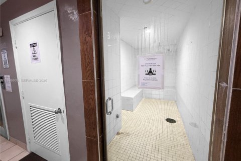 Купить кондоминиум в Санни-Айлс-Бич, Флорида 38.09м2, № 2058684 - фото 16