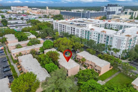 Adosado en alquiler en South Miami, Florida, 4 dormitorios, 104.98 m2 № 1926776 - foto 21