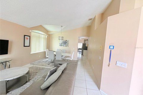 Villa ou maison à louer à Davenport, Floride: 4 chambres, 216.18 m2 № 2416673 - photo 6