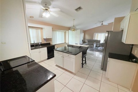 Villa ou maison à louer à Davenport, Floride: 4 chambres, 216.18 m2 № 2416673 - photo 16