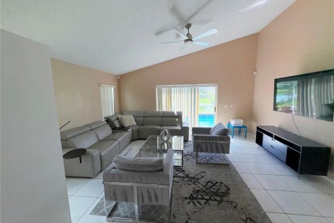 Villa ou maison à louer à Davenport, Floride: 4 chambres, 216.18 m2 № 2416673 - photo 18