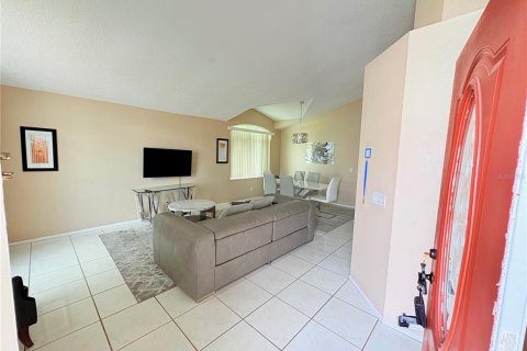 Villa ou maison à louer à Davenport, Floride: 4 chambres, 216.18 m2 № 2416673 - photo 4
