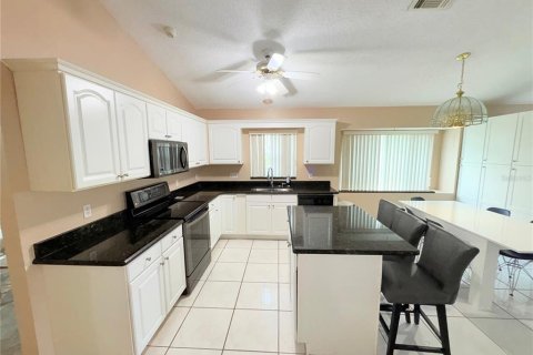 Villa ou maison à louer à Davenport, Floride: 4 chambres, 216.18 m2 № 2416673 - photo 17