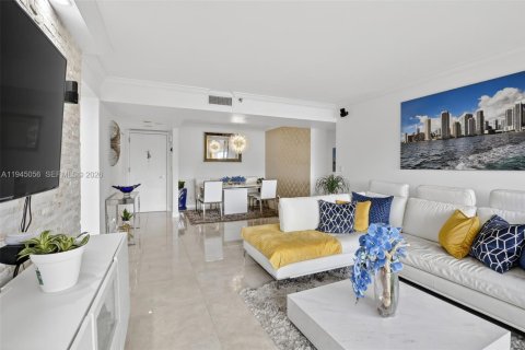 Copropriété à vendre à Aventura, Floride: 2 chambres, 125.42 m2 № 2006137 - photo 8
