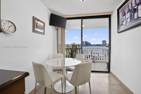 Copropriété à vendre à Aventura, Floride: 2 chambres, 125.42 m2 № 2006137 - photo 13