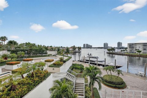 Copropriété à vendre à Aventura, Floride: 2 chambres, 125.42 m2 № 2006137 - photo 26