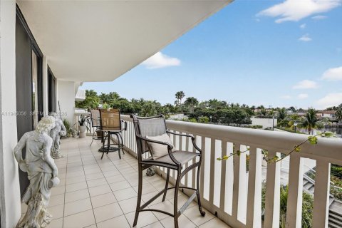 Copropriété à vendre à Aventura, Floride: 2 chambres, 125.42 m2 № 2006137 - photo 3