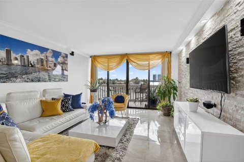 Copropriété à vendre à Aventura, Floride: 2 chambres, 125.42 m2 № 2006137 - photo 2