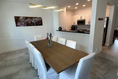 Adosado en alquiler en Miramar, Florida, 3 dormitorios, 185.8 m2 № 1953482 - foto 8