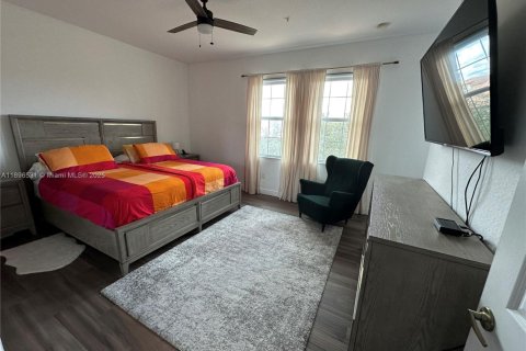 Adosado en alquiler en Miramar, Florida, 3 dormitorios, 185.8 m2 № 1953482 - foto 16