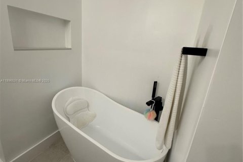 Adosado en alquiler en Miramar, Florida, 3 dormitorios, 185.8 m2 № 1953482 - foto 24
