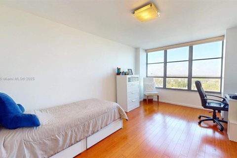 Condominio en venta en Hallandale Beach, Florida, 2 dormitorios, 130.06 m2 № 1938291 - foto 21