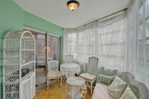 Купить кондоминиум в Майами, Флорида 2 спальни, 79.9м2, № 2028621 - фото 20