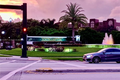Condo in Tamarac, Florida, 2 bedrooms  № 1827461 - photo 17