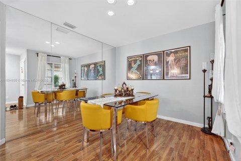 Townhouse in Coral Springs, Florida 4 bedrooms, 157 sq.m. № 1950666 - photo 10