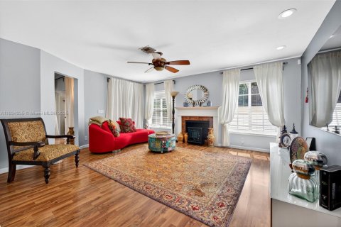 Townhouse in Coral Springs, Florida 4 bedrooms, 157 sq.m. № 1950666 - photo 12