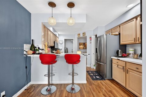 Townhouse in Coral Springs, Florida 4 bedrooms, 157 sq.m. № 1950666 - photo 5