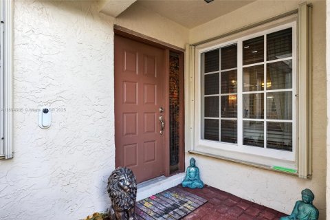 Townhouse in Coral Springs, Florida 4 bedrooms, 157 sq.m. № 1950666 - photo 30