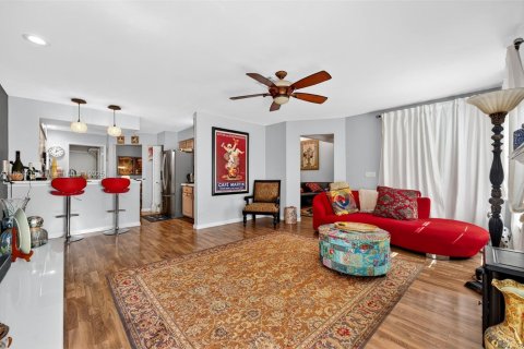 Townhouse in Coral Springs, Florida 4 bedrooms, 157 sq.m. № 1950666 - photo 13