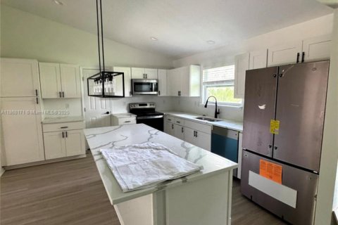 Casa en venta en Ocala, Florida, 4 dormitorios № 1977848 - foto 2