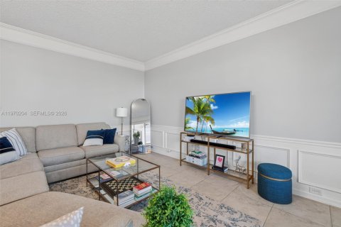 House in Tamarac, Florida 2 bedrooms, 140.28 sq.m. № 2033627 - photo 11