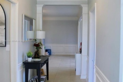 House in Tamarac, Florida 2 bedrooms, 140.28 sq.m. № 2033627 - photo 6