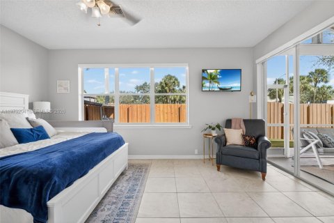 House in Tamarac, Florida 2 bedrooms, 140.28 sq.m. № 2033627 - photo 23