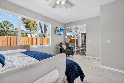 House in Tamarac, Florida 2 bedrooms, 140.28 sq.m. № 2033627 - photo 19