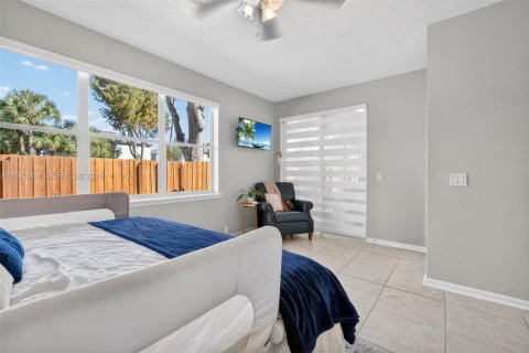 House in Tamarac, Florida 2 bedrooms, 140.28 sq.m. № 2033627 - photo 20