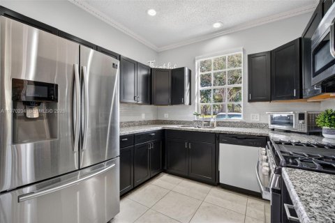 House in Tamarac, Florida 2 bedrooms, 140.28 sq.m. № 2033627 - photo 14