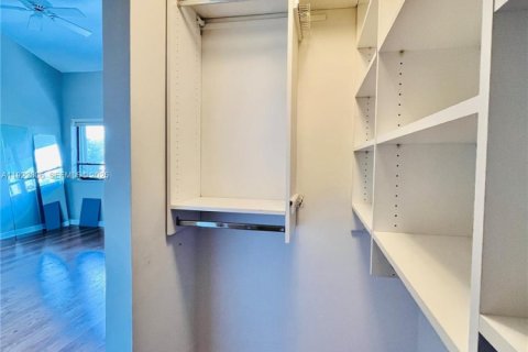 Touwnhouse à louer à Sunny Isles Beach, Floride: 3 chambres, 210.42 m2 № 1976716 - photo 22