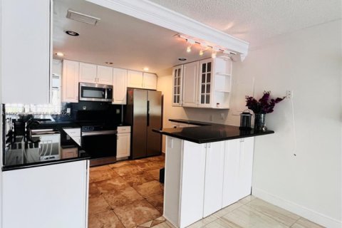 Touwnhouse à louer à Sunny Isles Beach, Floride: 3 chambres, 210.42 m2 № 1976716 - photo 9